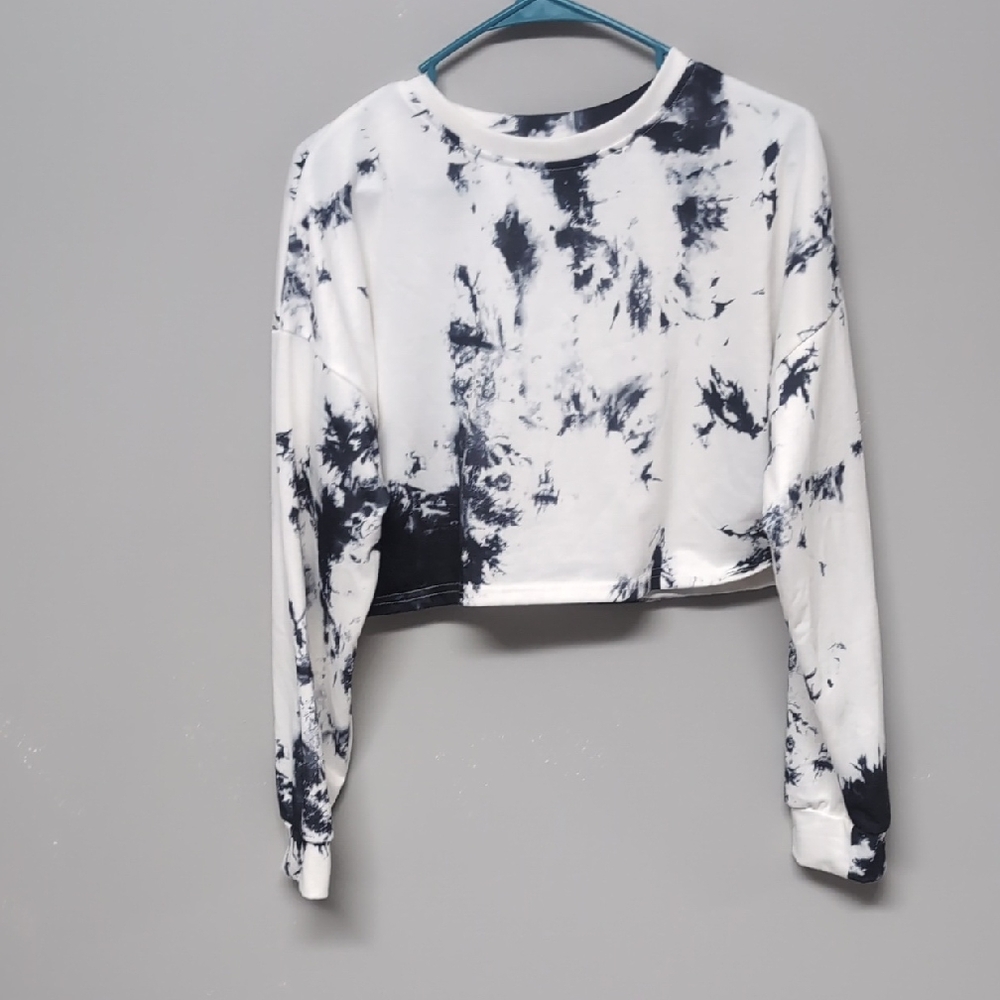 Tie-Dye Long Sleeve Crop Top